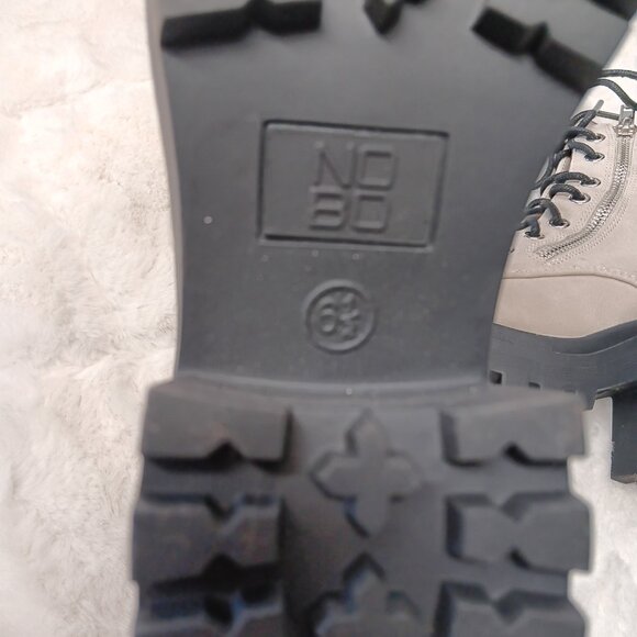 Chunky Healed Studded Cream Boots Size 6.5 - Picture 11 of 16